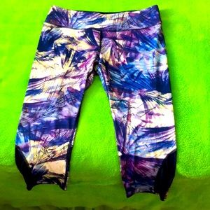 Layer 8 Cropped Leggings Sz L